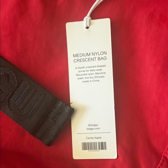 BAGGU medium candy apple color  crossbody Bag - Picture 2 of 3